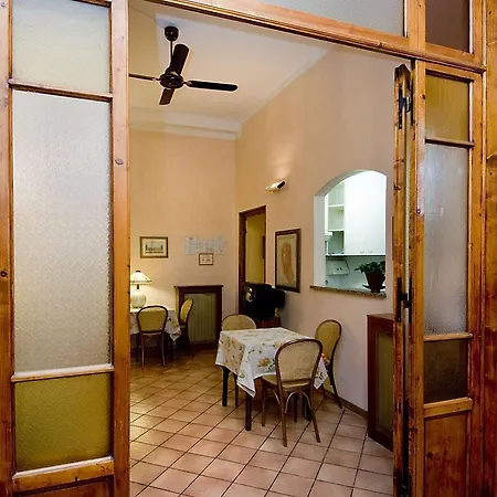 Ξενοδοχείο Elite 2*