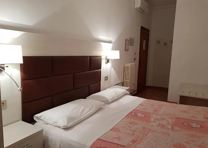 Elite Hotel 2*